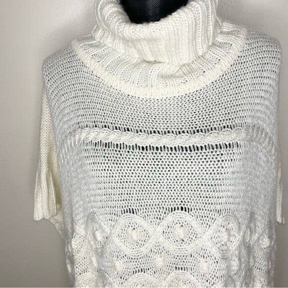 Loft Poncho Sweater Cable Knit Turtleneck Tunic Acrylic Ivory Size Medium Large - Picture 5 of 10